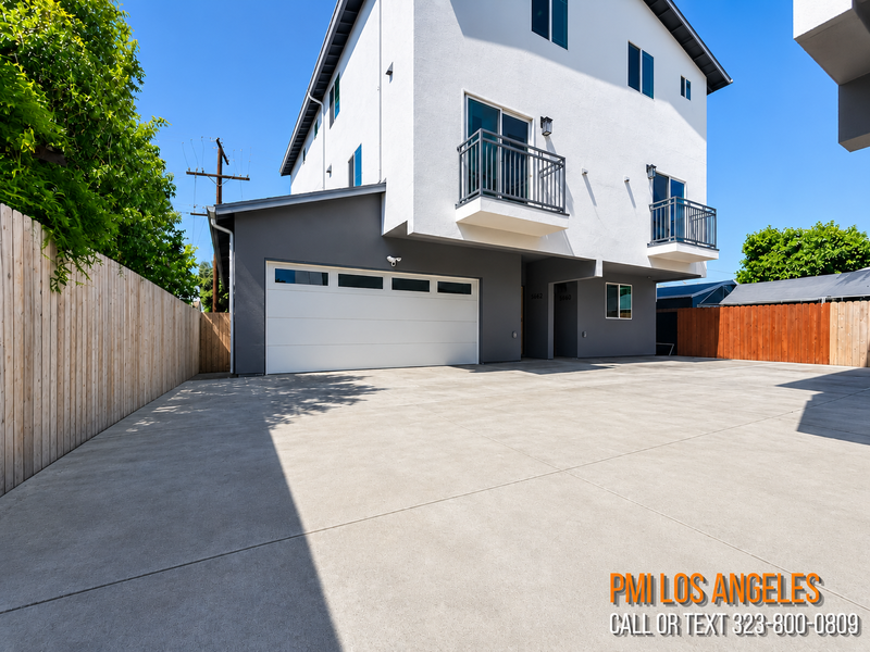 Los Angeles Condo: 1731 East 68th Street