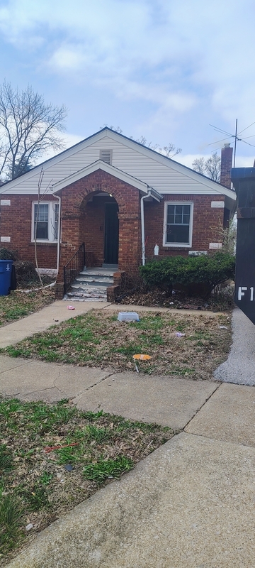 Saint Louis House: 7176 Hunter Ave, ,
