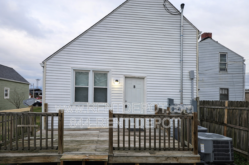 Evansville Condo: 109 E. Eichel Ave