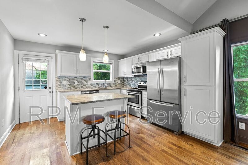 Nashville House: 335A Edith Avenue