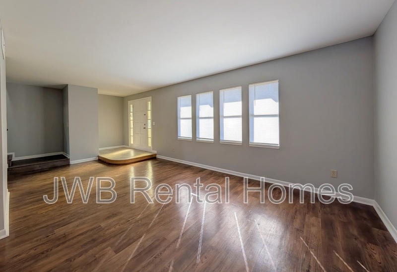 Jacksonville Townhome: 8159 Sutton Pl N