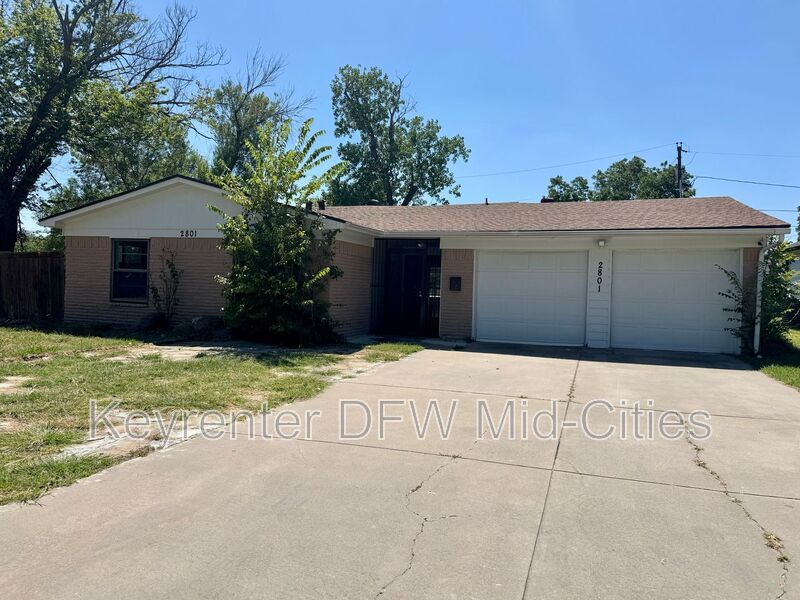 Irving House: 2801 Clearbrook Dr