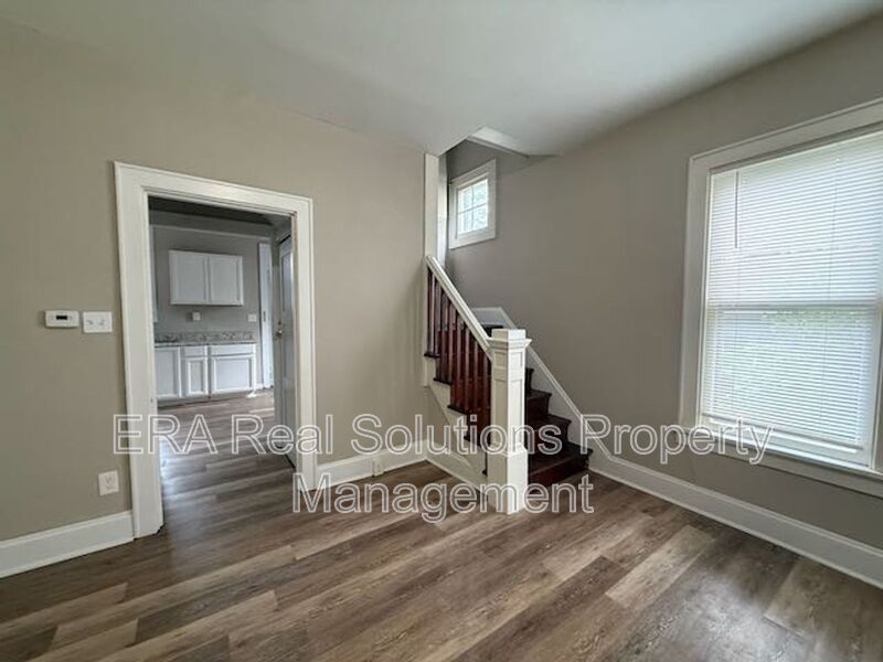 Columbus Condo: 121 North Oakley Ave.