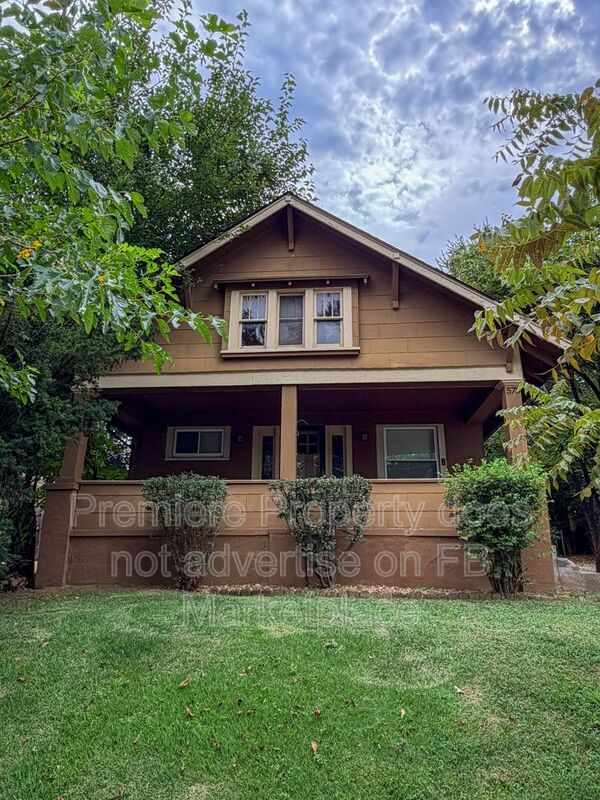 Independence House: 573 S Crescent Ave