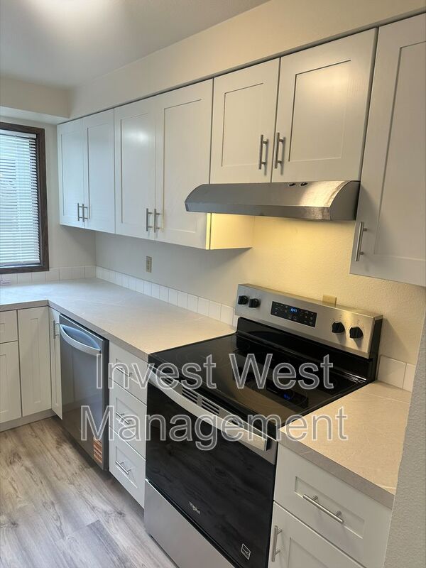 Vancouver House: 14017 NE Keyes Court