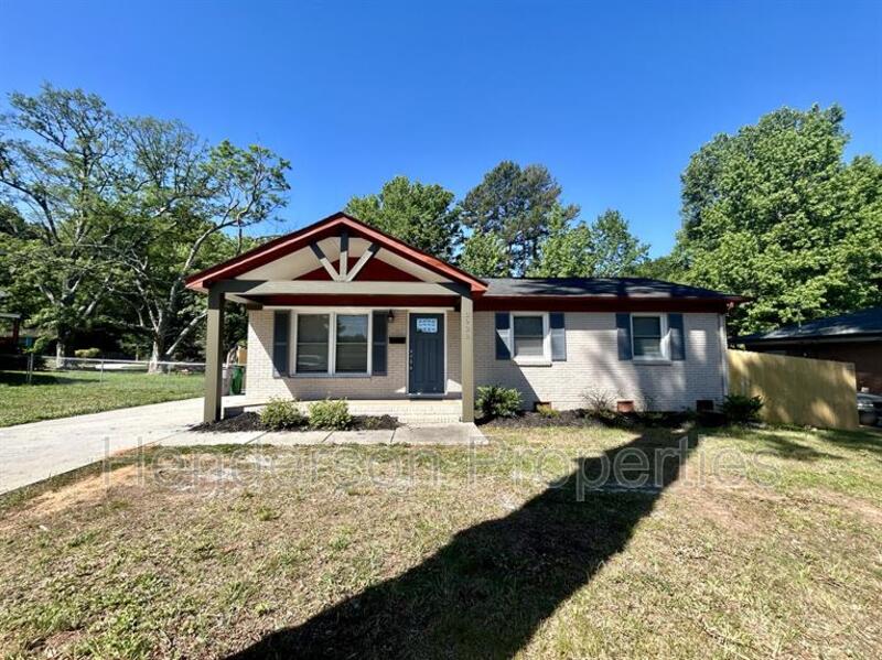 Charlotte House: 3932 Slagle Drive