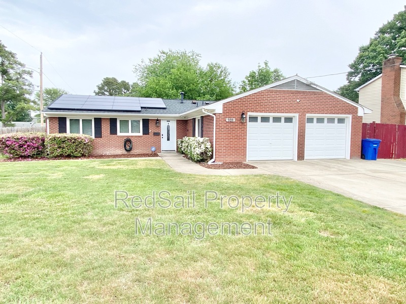 Newport News House: 101 Basswood Dr