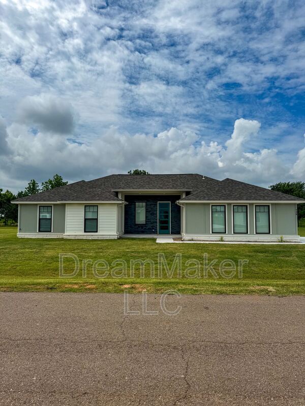 Goldsby House: 736 Apple Blossom Way