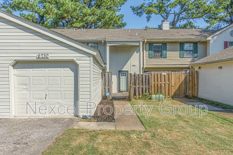 Memphis House: 6730 Racquet Club Drive