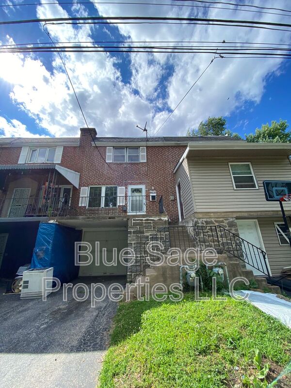 Upper Darby Townhome: 6635 Church Ln
