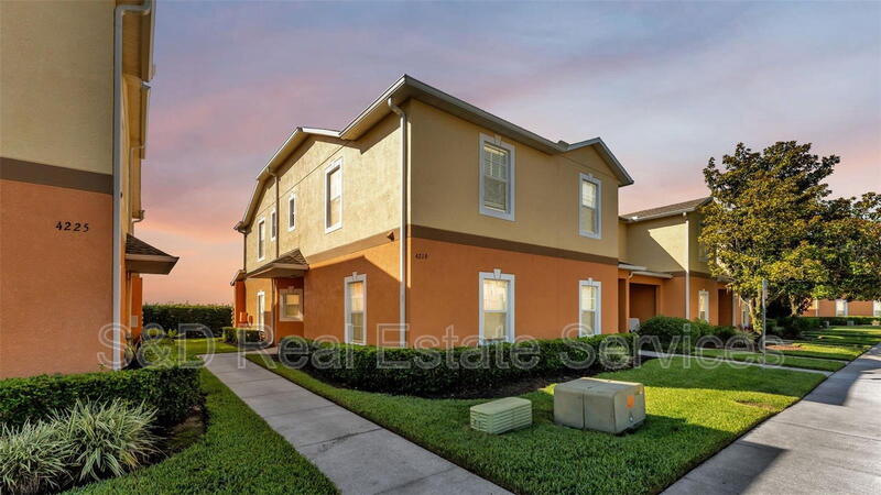 Lakeland Townhome: 4219 Winding Vine Drive