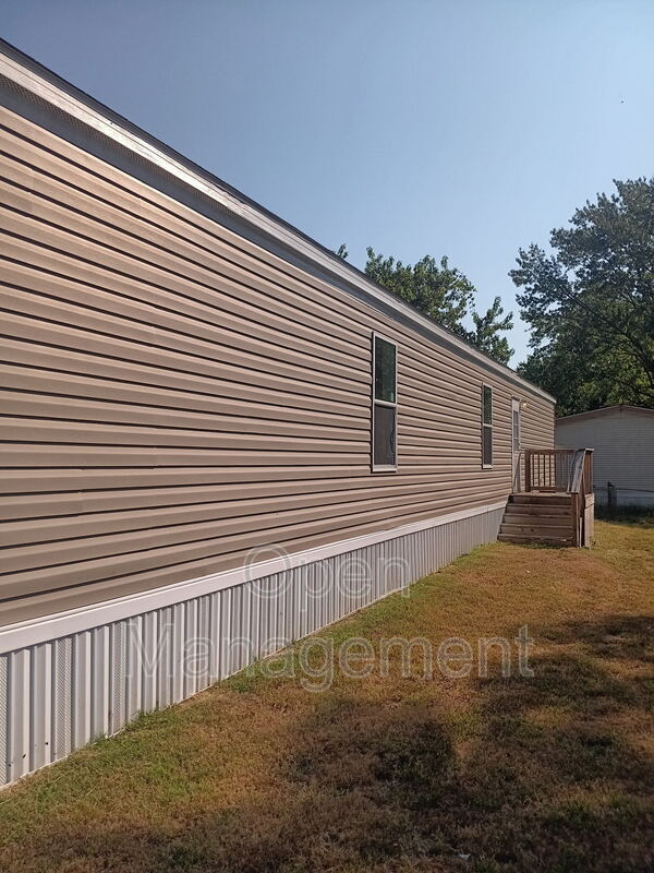 Brookline House: 4950 W Farm Rd 156