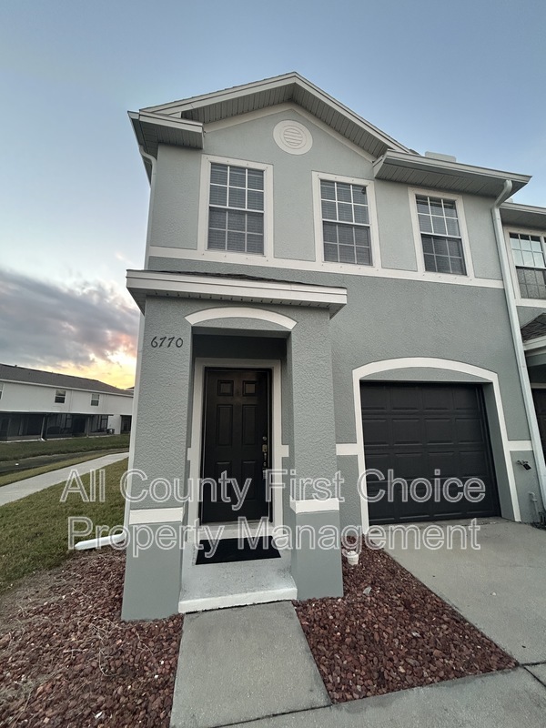 Pinellas Park Townhome: 6770 46th way N
