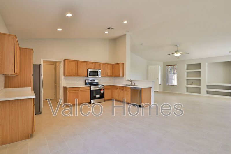 Peoria House: 20695 N 94th Dr