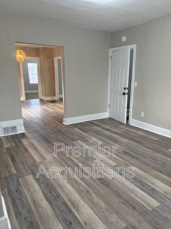 Alton Condo: 904 Washington Ave