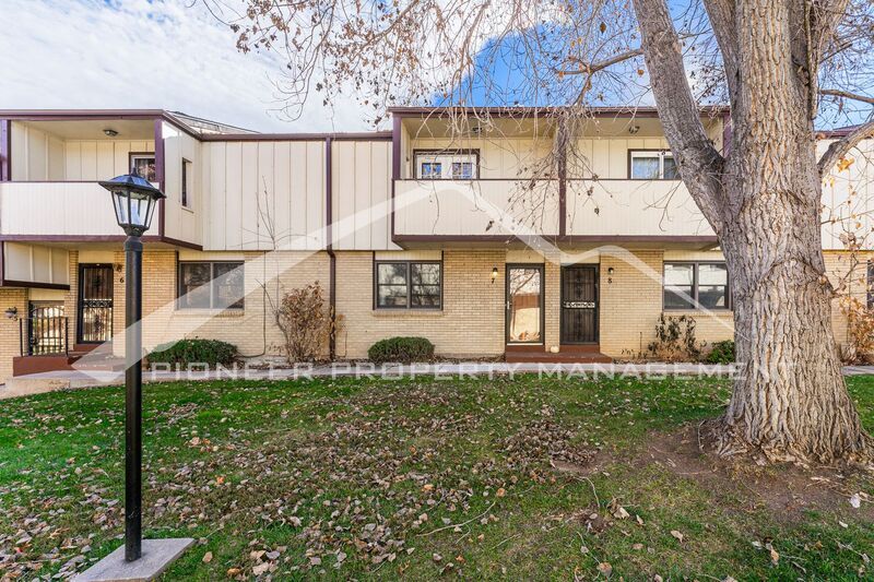 Request a Viewing for 1827 Quail St., Apt 7 Tenant Turner