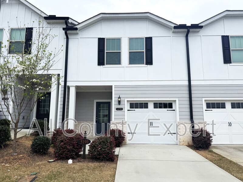 Lilburn Townhome: 5190 Glades Park Dr