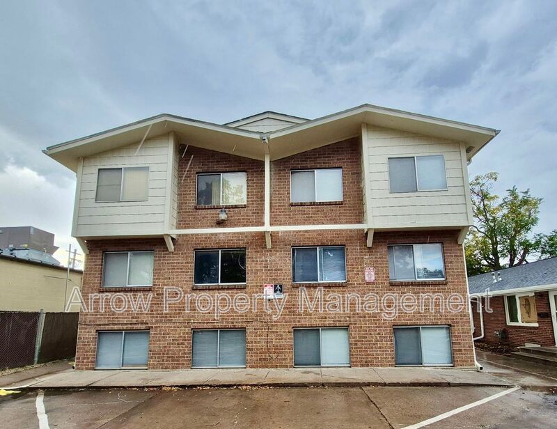 Lincoln Condo: 1215 E Street-7