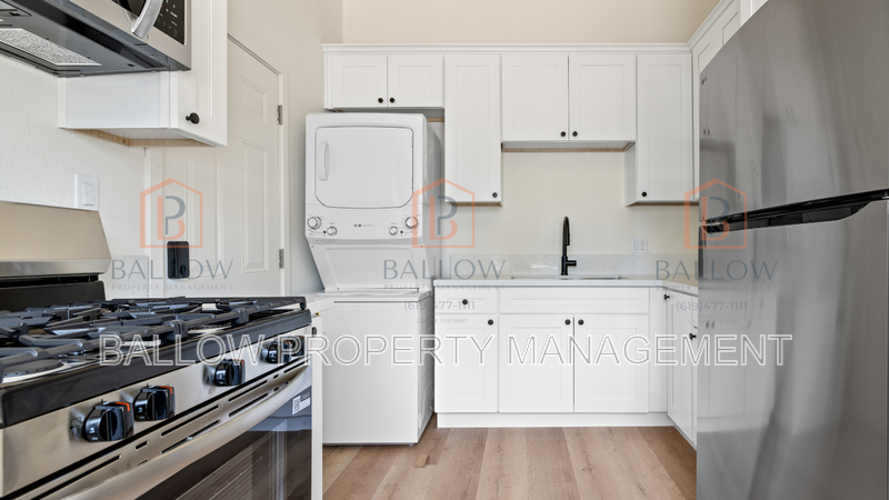 San Diego House: 4880-82 Cole Street