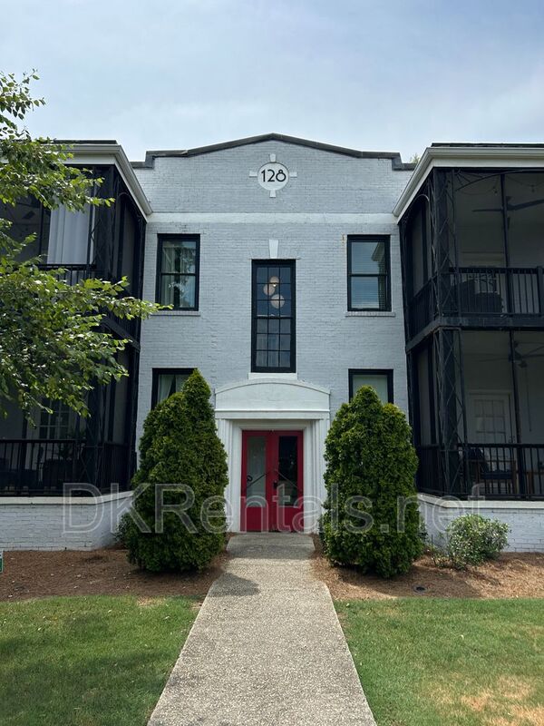 Atlanta House: 128 Peachtree Memorial Drive NW