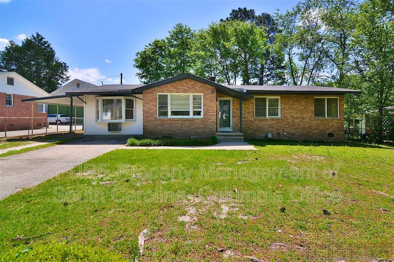 Columbia House: 1906 Woodfield Drive