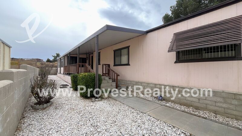 Victorville House: 16339 Pebble Beach Dr