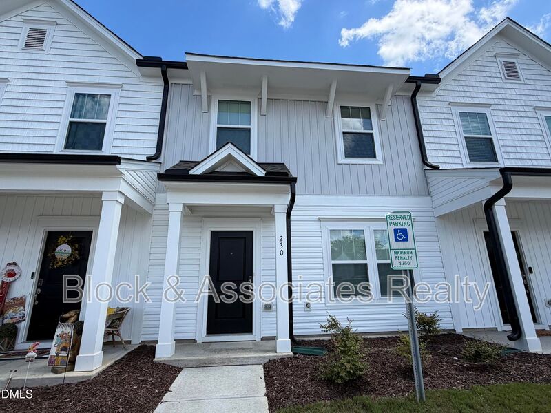 Lillington House: 230 Camel Crazies Pl