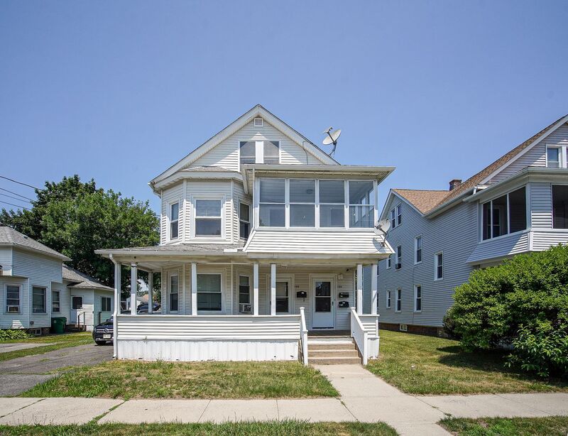 Chicopee Condo: 104-106 Madison St
