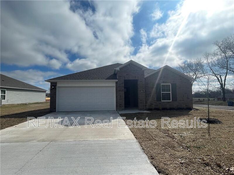 Gentry House: 806 Comanche Dr