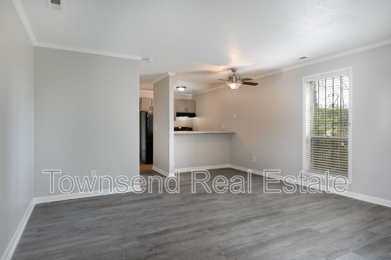 Fayetteville House: 5845-E Century Oaks Drive