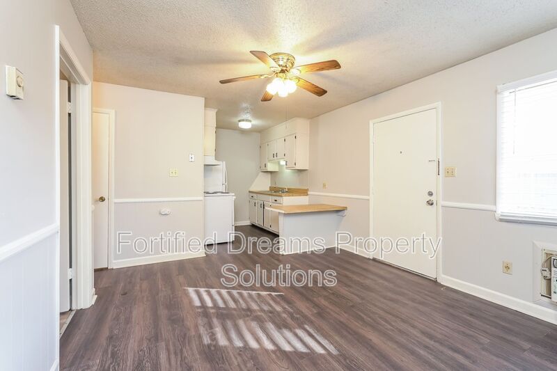 Winston-Salem House: 4368 Ogburn Avenue