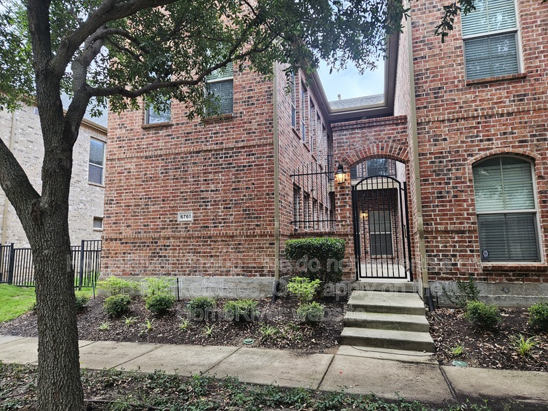 Frisco Townhome: 6761 Regello Dr