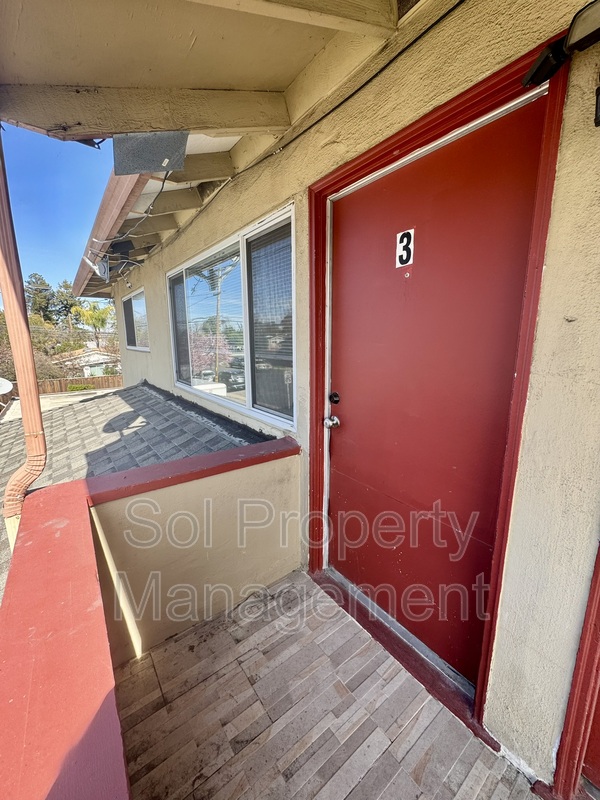 Campbell Condo: 1053 West Hamilton Avenue - 3