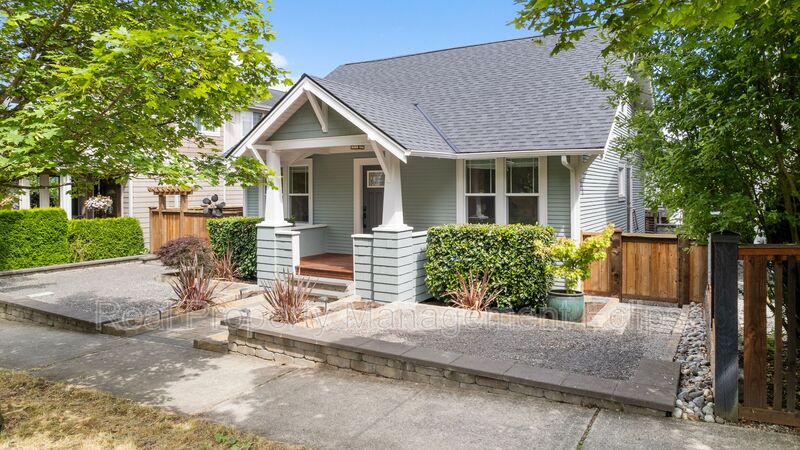 Duvall Condo: 26616 NE Valley St