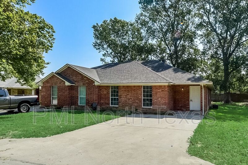 Howe House: 919 S Farmington Rd