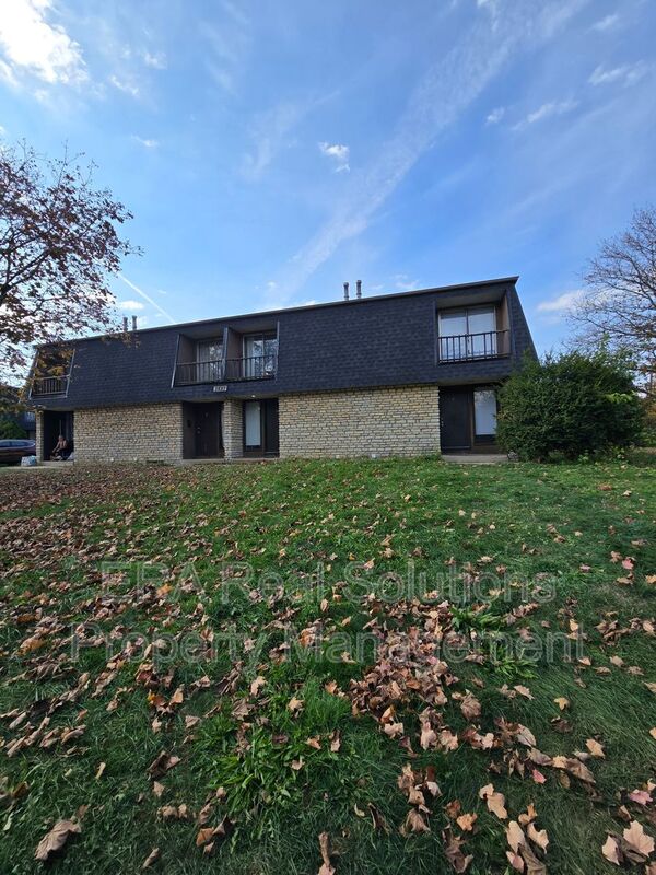 Columbus Condo: 5687 Ironwood Court