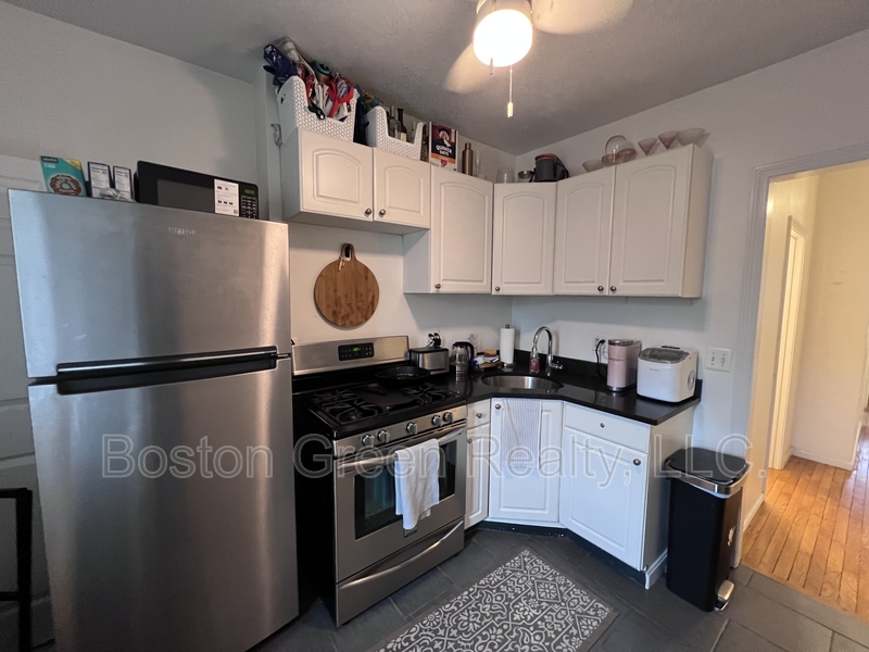 Boston House: 788 East 6th Street