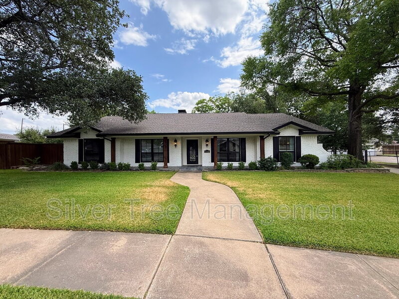 Pantego House: 1710 Dickerson Drive