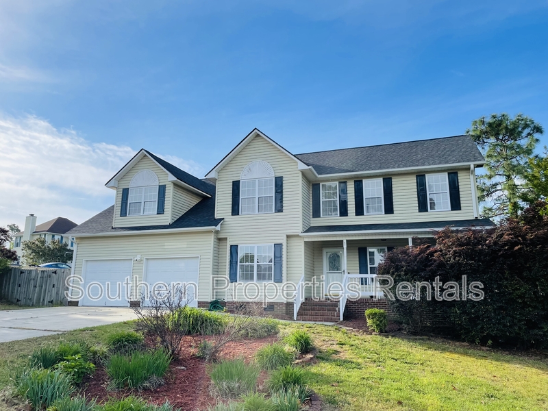 Sanford House: 346 Cresthaven Drive