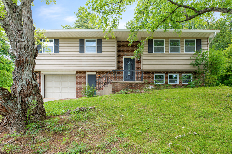Maryville House: 307 McMaster Place