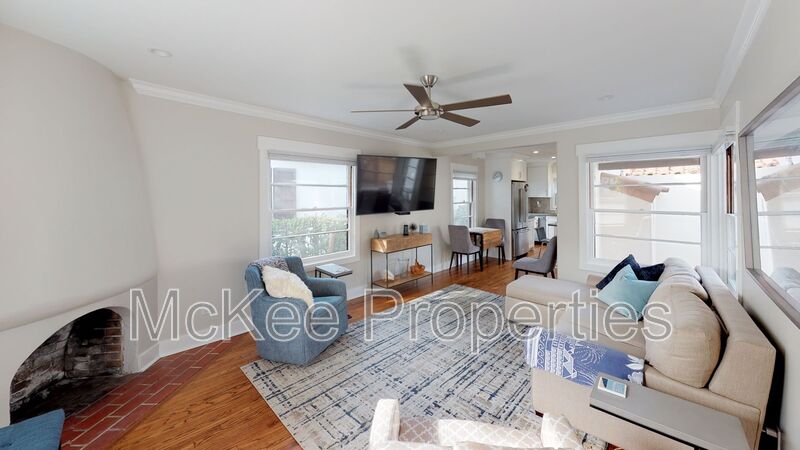 Coronado House: 416 G Avenue