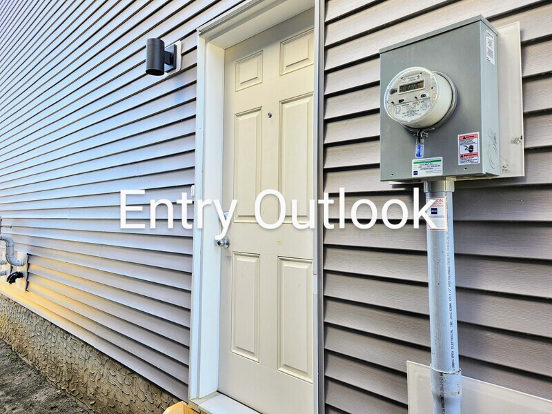 Edmonton House: 3727 214 St NW