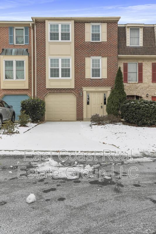Frederick Townhome: 8033 Hollow Reed Ct