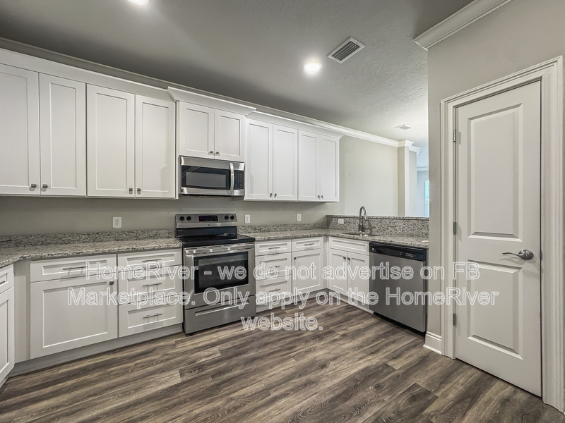 Navarre Townhome: 7297 Majestic Blvd