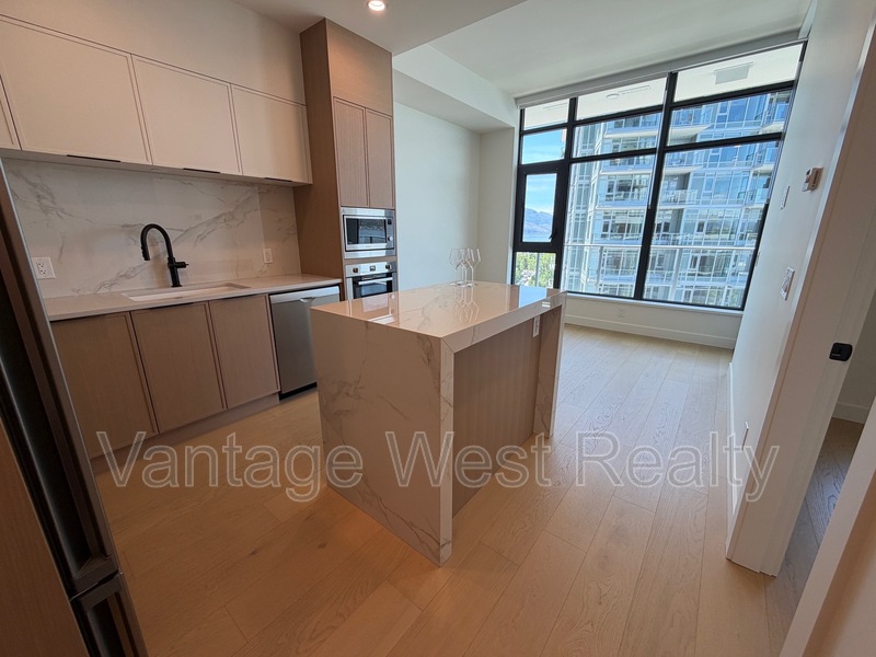 Kelwona Condo: 901-3700 Capozzi Rd