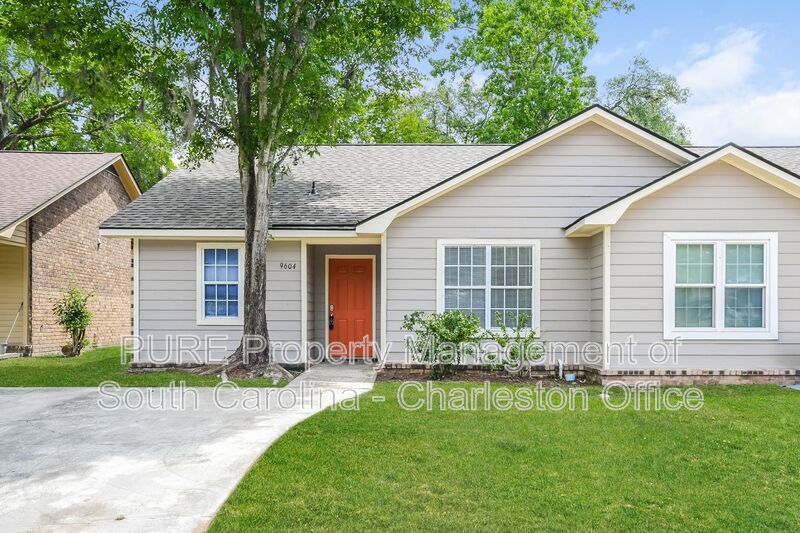 Ladson House: 9604 Blue Jay Ct