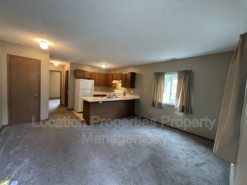1315 West 5th Street - 1315, Lawrence, Kansas rental photo 3 of 10
