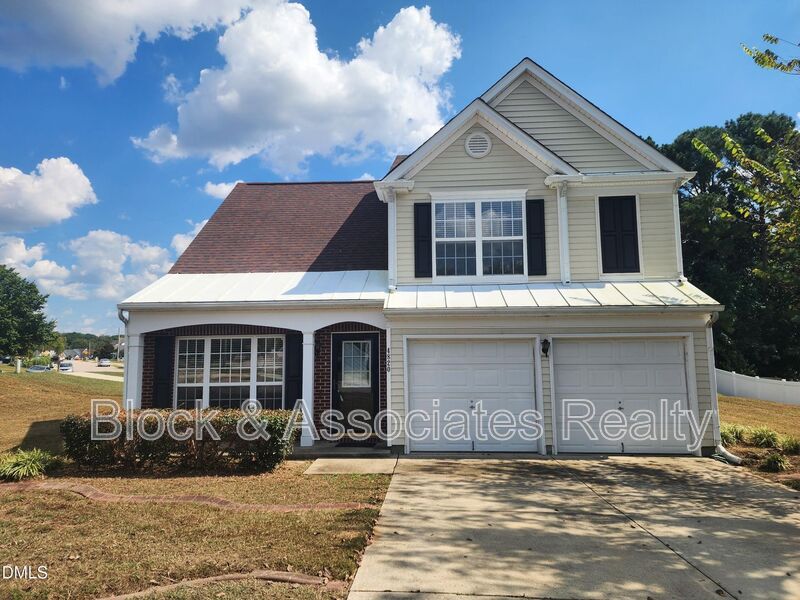 Raleigh House: 4820 Loganshire Lane