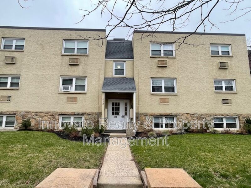 Lansdale House: 613 N Broad St