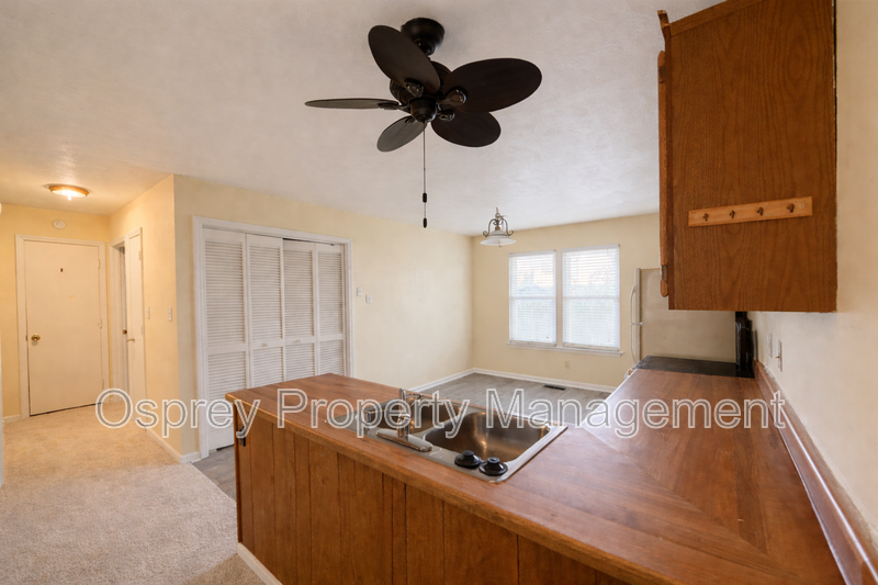 2BR/2BA Beachside Condo – Close to Naval Base, Dining & Shopping - Photo 3